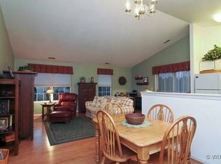 7148 Buchanan Dr, Gurnee, IL 60031