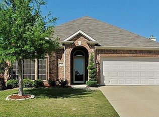 2761 Maple Creek Dr, Fort Worth, TX 76177