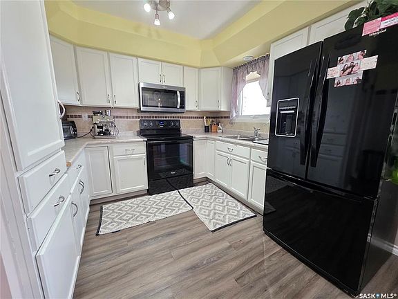 2nd image of 1321 Herbert AVENUE