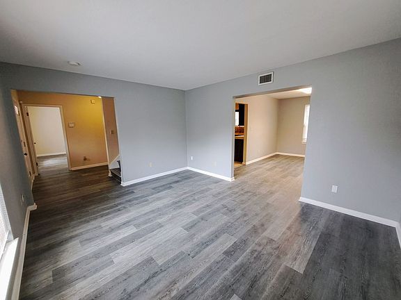 4th image of 7819 Hearthstone Cir