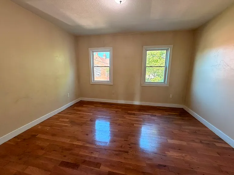 564 Howard Ave #2 — Photo 2