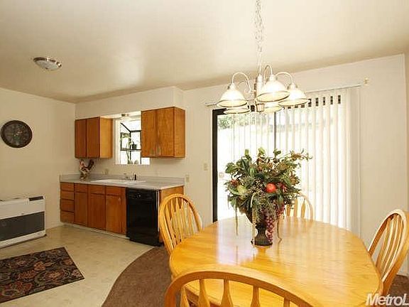 5th image of 557 Fairview Dr