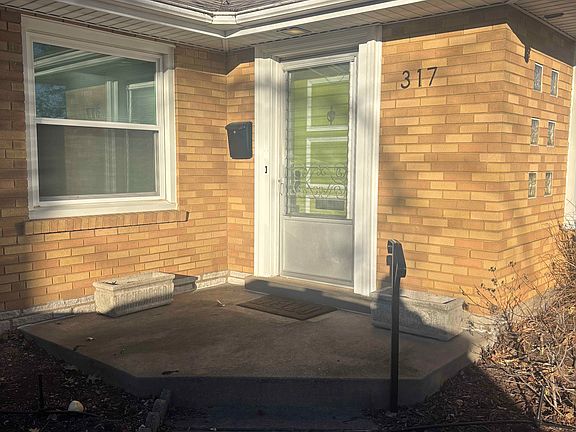 3rd image of 317 Honeysuckle Ln