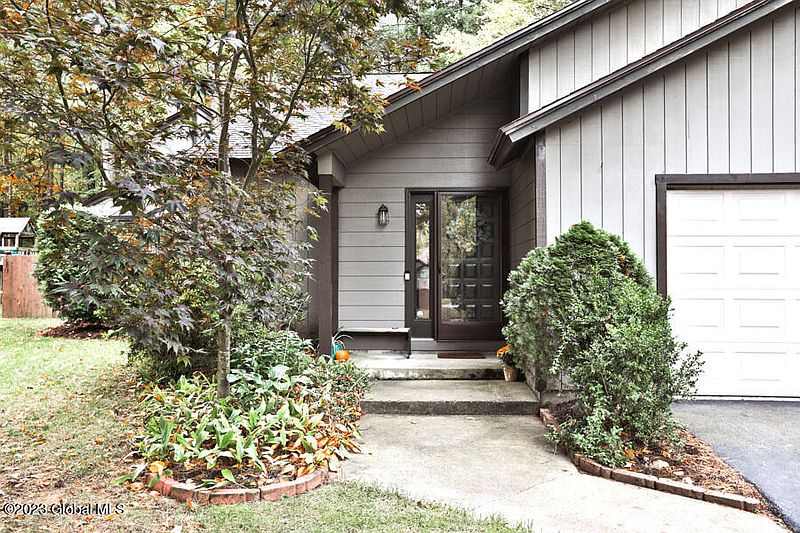 2nd image of 34 Meadow Rue Place