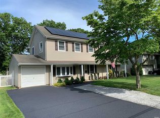 85 Bieselin Rd, Bellport, NY 11713