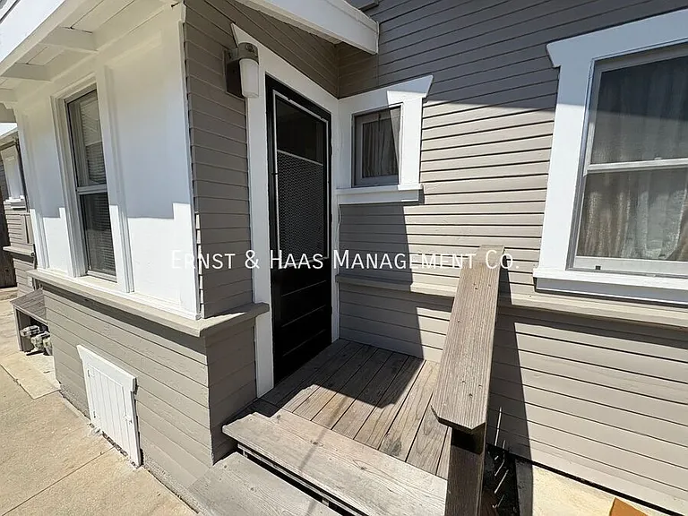 926 Newport Ave — Photo 21