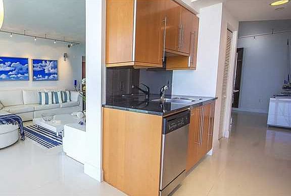5th image of 6365 Collins Ave APT 3606