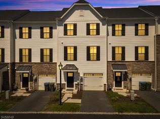 3 Saw Mill Cir, Hackettstown, NJ 07840