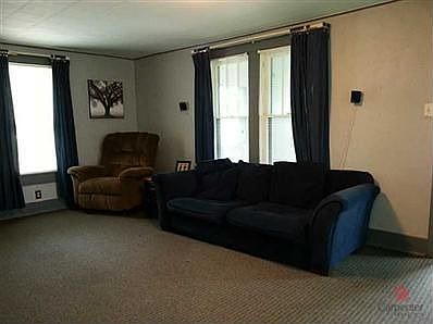 3rd image of 125 Elliott St
