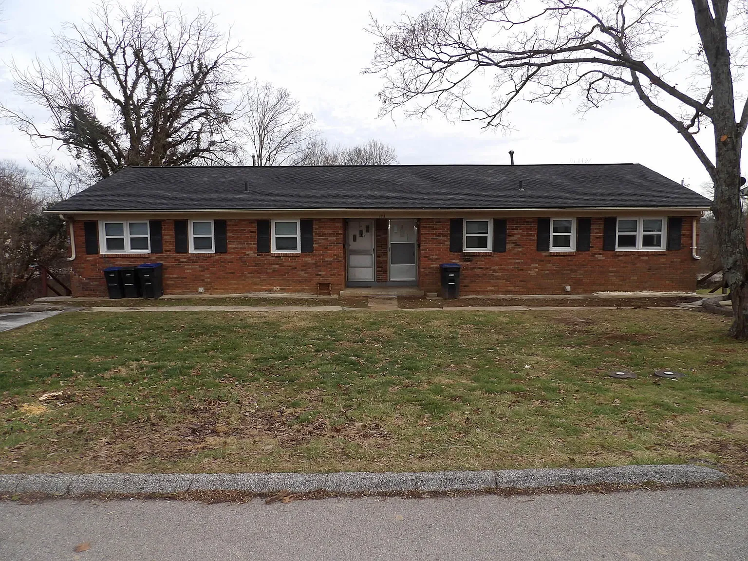 2 bed, 1.0 bath, 975 sqft, $925 — Photo 1
