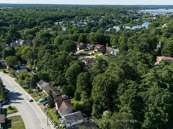 5th image of 24 Hillcrest Ave