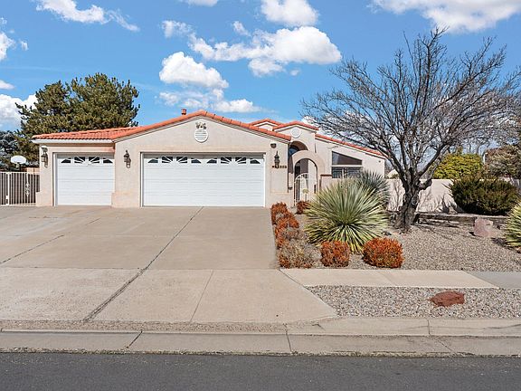 3rd image of 6137 Thunderbird Cir NW