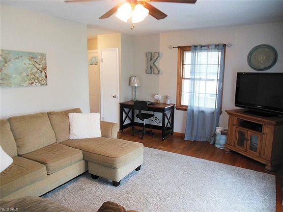 2nd image of 322 Heather Ln
