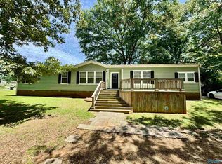 100 Melissa Ln, New Market, AL 35761