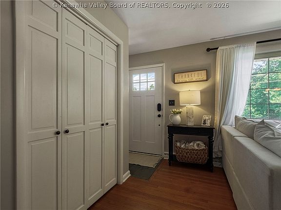 5th image of 641 Gordon Dr