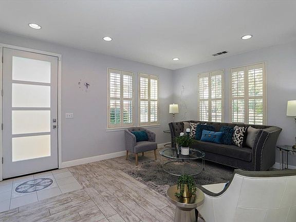 3rd image of 1463 Augusta Pointe Dr