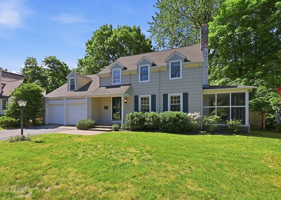 1st image of 77 Pleasantview Ave