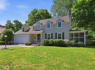 77 Pleasantview Ave, Longmeadow, MA 01106
