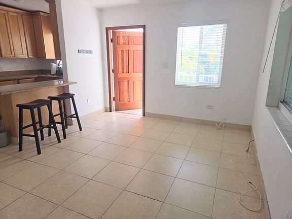 5th image of 133 Monroe Dr #6