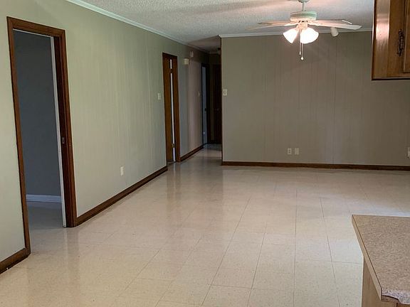4th image of 204 N Locksley Dr