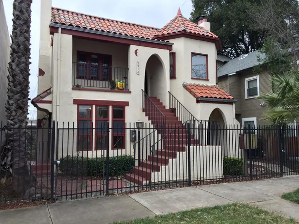 2916 36th St, Sacramento, CA 95817