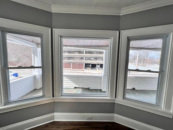 3rd image of 1359 Belle Ave