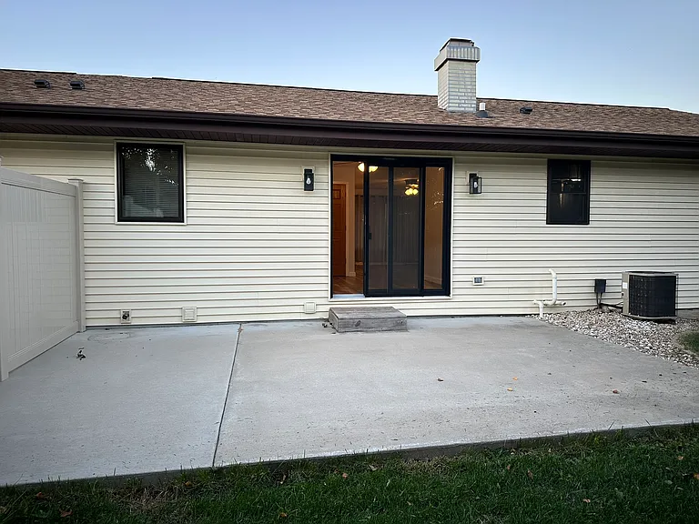 1621 Southridge Dr — Photo 23