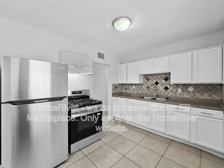 2602 W Monterey Way — Photo 7