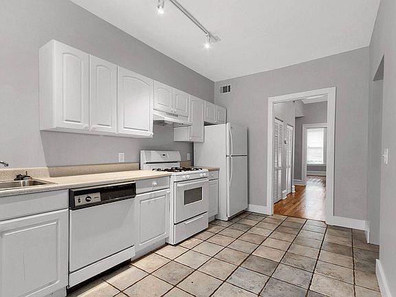 5th image of 2919A Wisconsin Ave #0