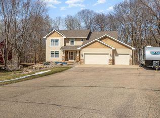 8293 Horizon Dr, Shakopee, MN 55379
