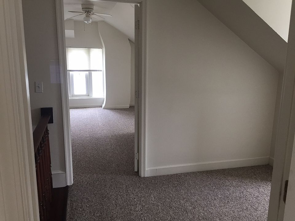 2nd image of 32 Hanover St #C