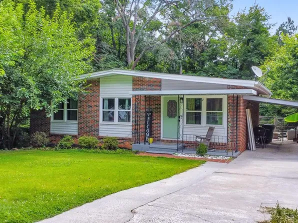 222 Bishop Dr NE, Marietta, GA 30060