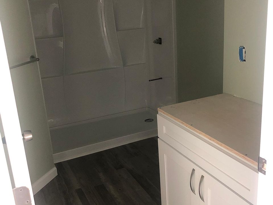 2nd image of 713 Lawelawe St