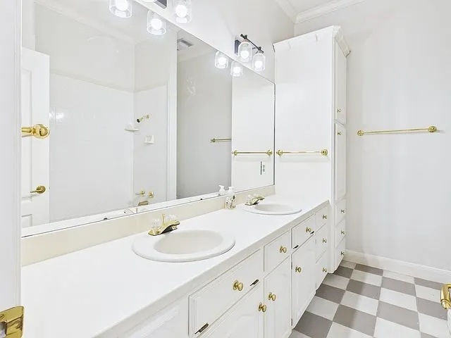 1178 Oval Dr — Photo 29