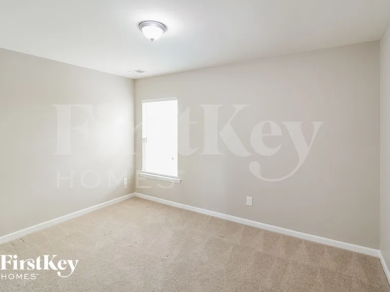 445 Whispering Breeze Ln — Photo 12