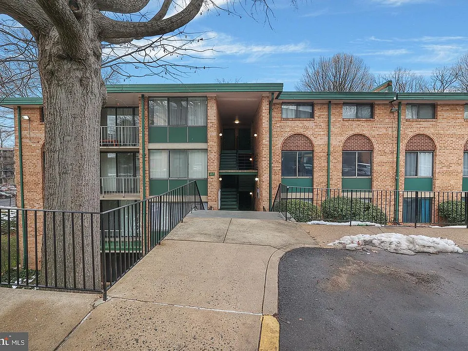 487 N Armistead St #301