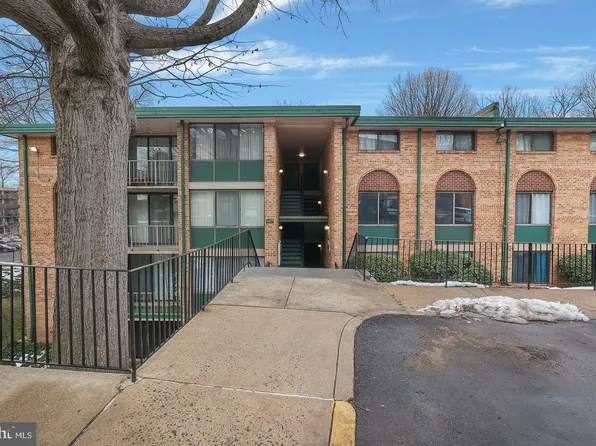 487 N Armistead St APT 301, Alexandria, VA 22312