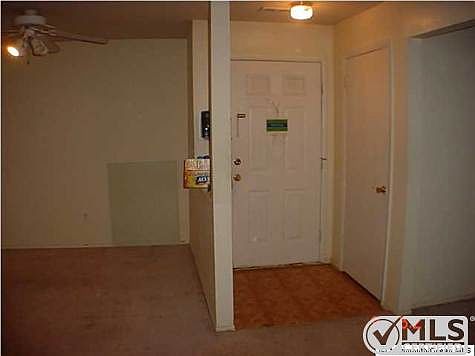 4th image of 714-3 Zlotkin Cir