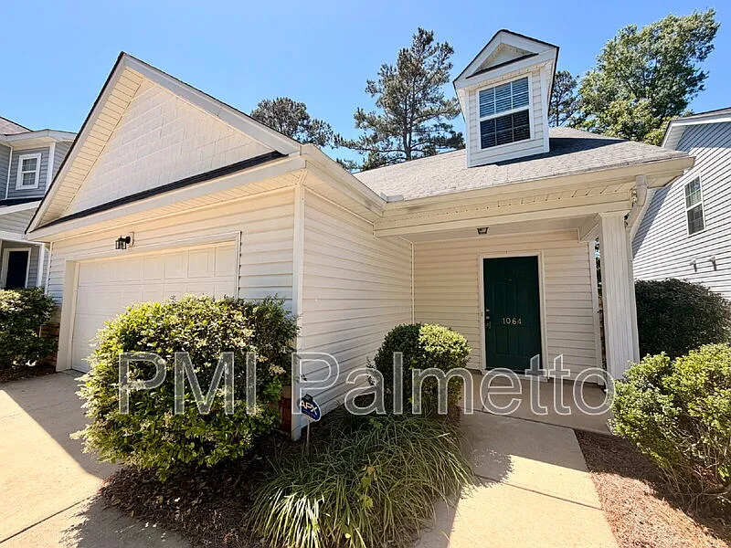 Building Photo - 1064 Kingston Village Loop