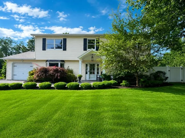 64 Plymouth Avenue, Mount Sinai, NY 11766
