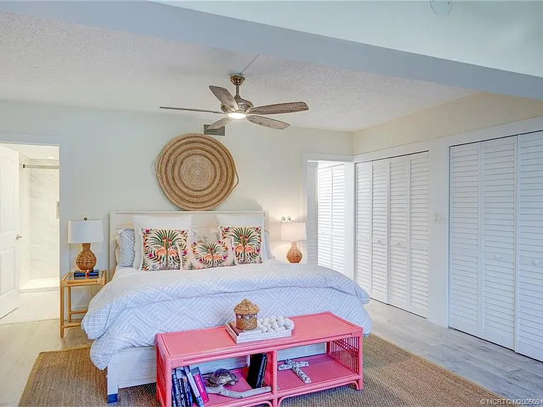 245 NE Macarthur Blvd #11 — Photo 17