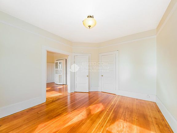 5th image of 3478 18th St #5