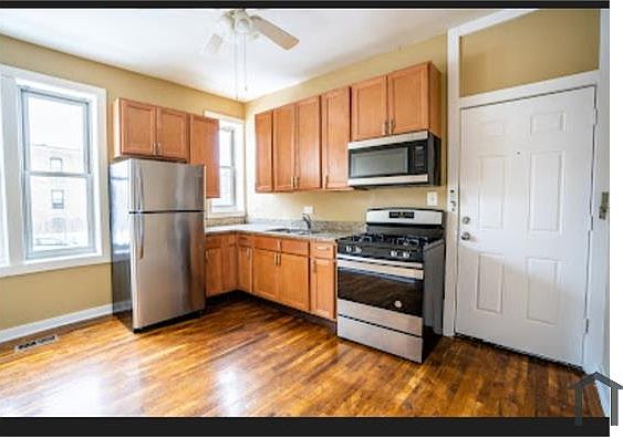 3rd image of 1131 S Central Park Ave Floor 1