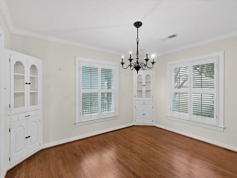 4810 Stanford Ave — Photo 6