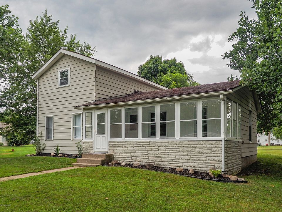 407 East Exchange St-200
