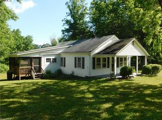 2084 Thurmond Rd, Thurmond, NC 28683