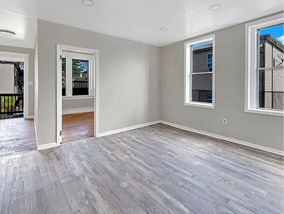 Building Photo - 84 2nd St #5A