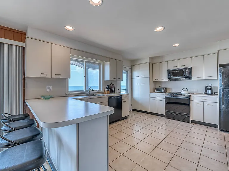 105 Cold Spring Point Rd — Photo 9