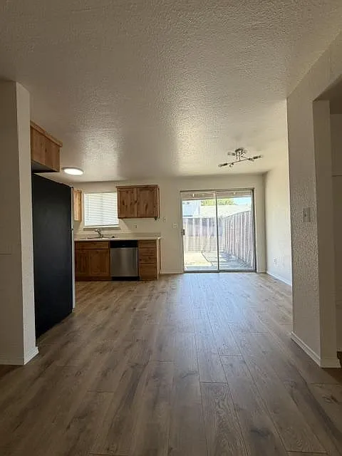 500 SE L St, Unit B — Photo 4