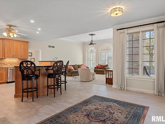 3rd image of 6209 Mackenzie Pl